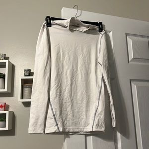Long sleeved under armour athletic shirt